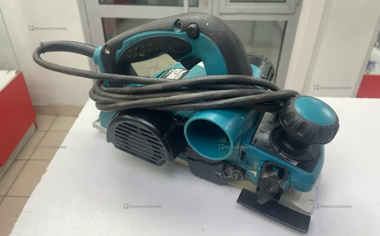 Электрорубанок Makita KP 0810 C