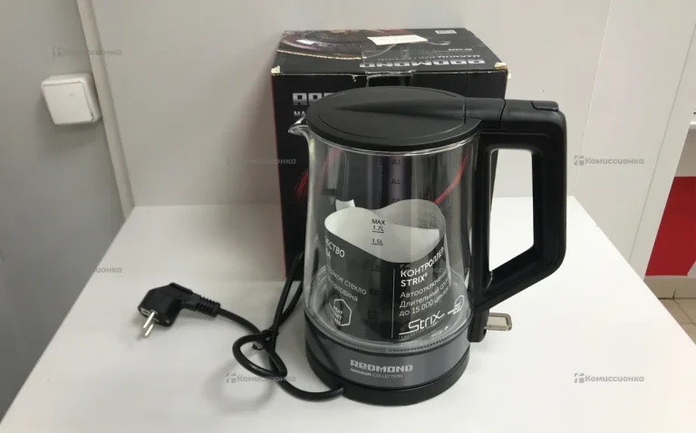 Чайник Redmond RK-G196