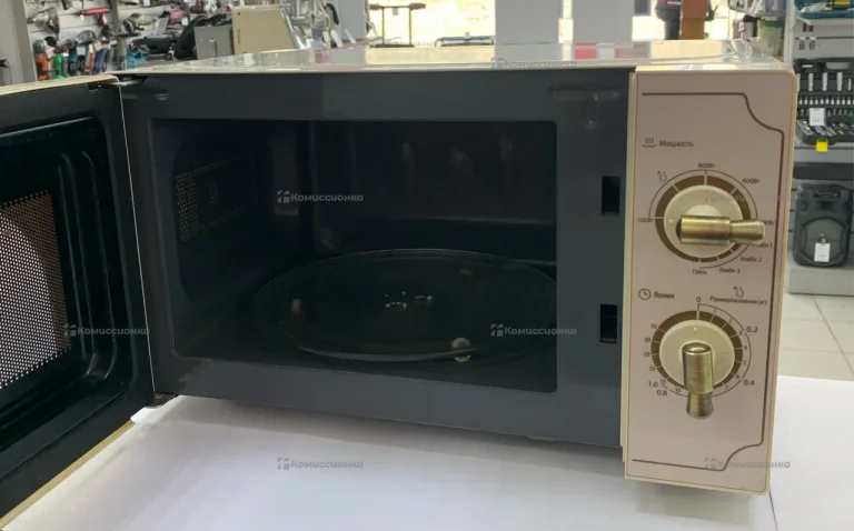 Микроволновая печь  Midea mg820j7