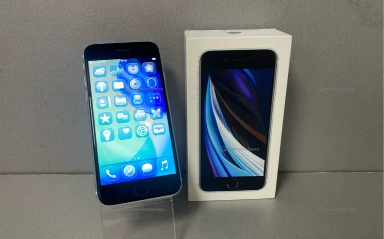 Apple iPhone SE (2022) 4/128 ГБ