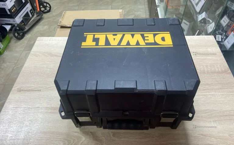 Циркулярная пила Dewalt DWE 576