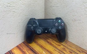 Купить Джойстик PS4 (оригинал) б/у , в Тюмень Цена:1300рублей