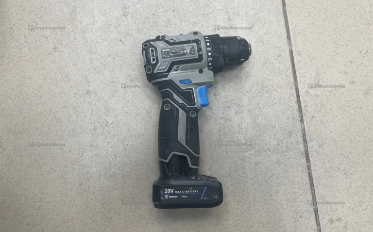 Шуруповерт Deko Sharker 20V