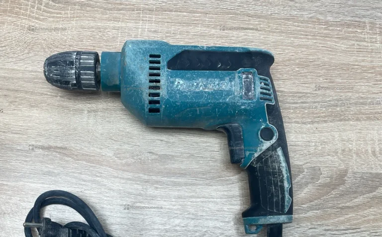 Дрель Makita DP4021
