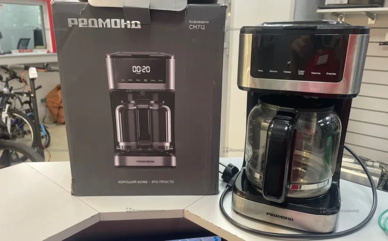 Кофеварка Redmond CM712