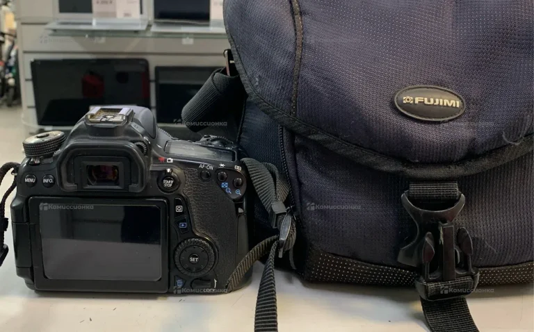 Фотоаппарат  CANON EOS70D