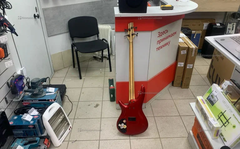 Бас-гитара SR300