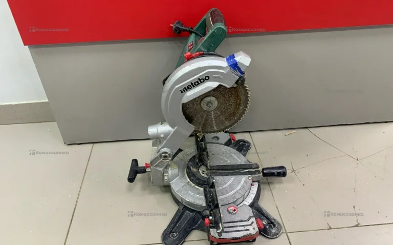 Торцовочная пила Metabo KS216M