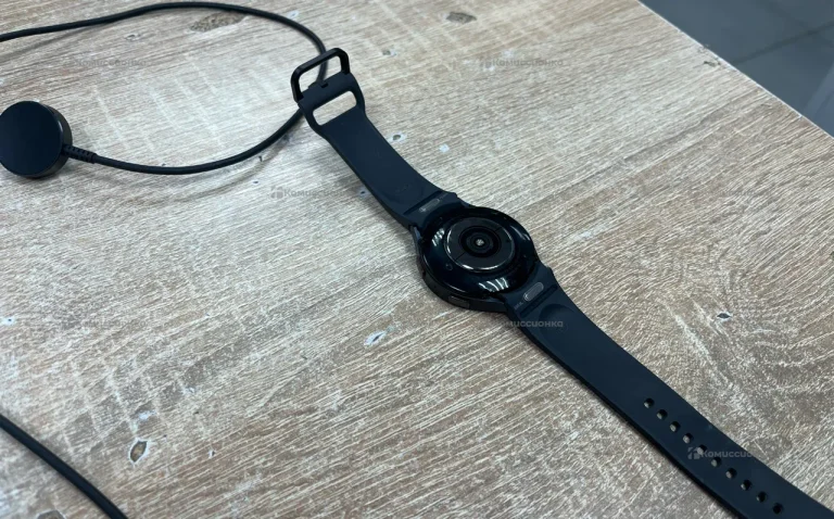Часы  Samsung Galaxy Watch 6 44mm