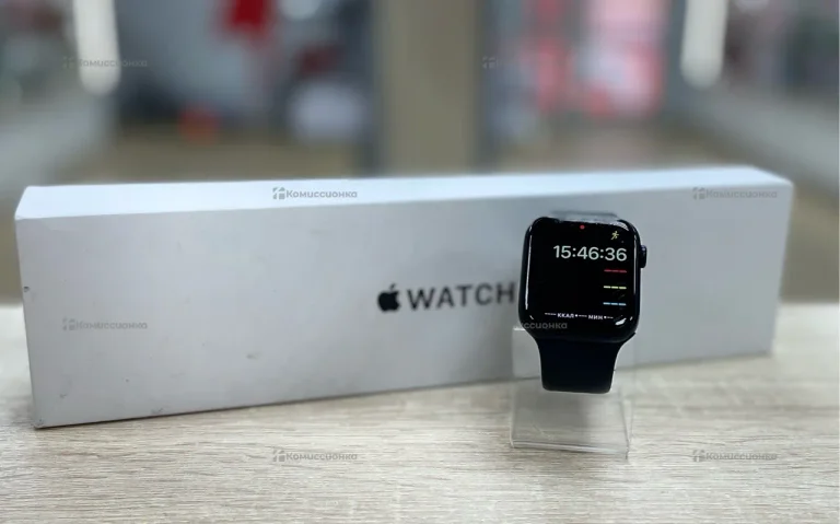 Смарт-часы Apple Watch SE (2-го поколения) GPS