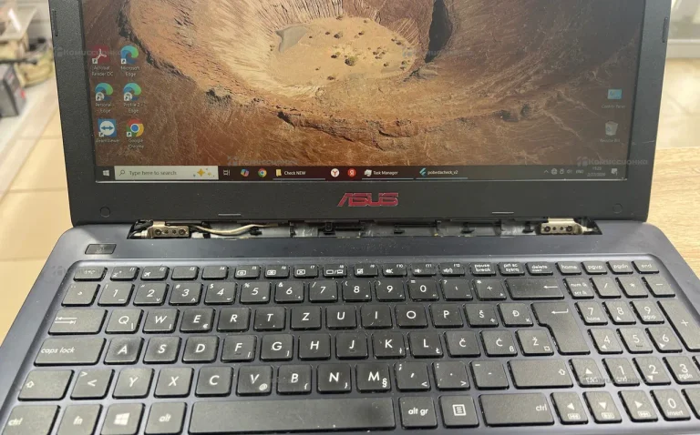 Ноутбук  ASUS