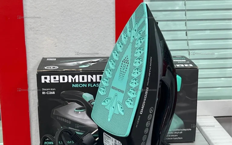 Утюг Redmond Ri-C268