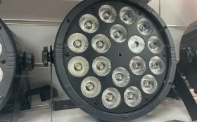 Купить Световой прибор PQIVG RGB LEД Прожектор б/у , в Москва и область Цена:1500рублей