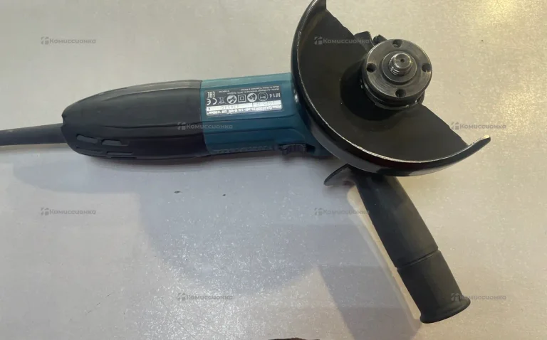 Угловая шлифмашина Makita GA5030R