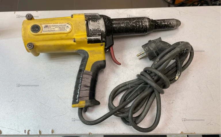 Заклепочник Sktools sk1006