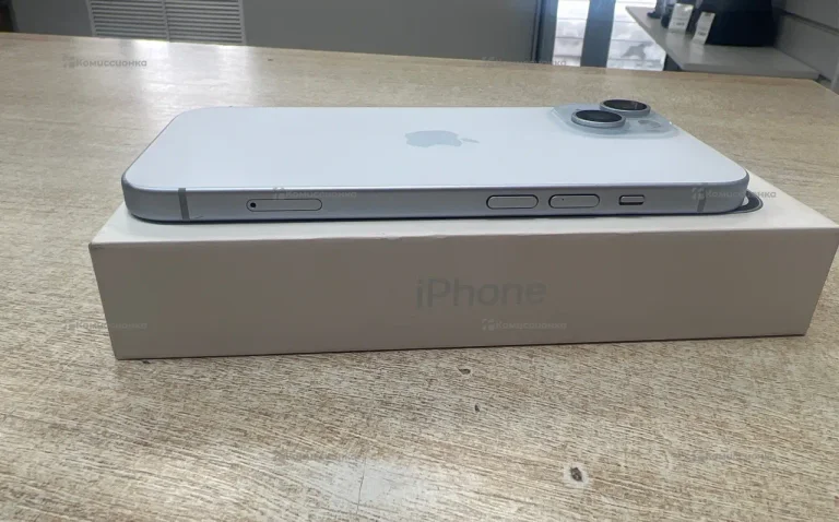 Apple iPhone 15 6/128 ГБ