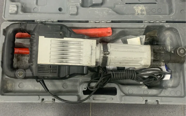 Отбойный молоток Интерскол М-32/2000В