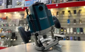 Купить Фрезер Makita RP2301FC б/у , в Санкт-Петербург Цена:24900рублей