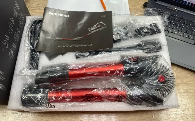 Пылесос  Redmond VH1317