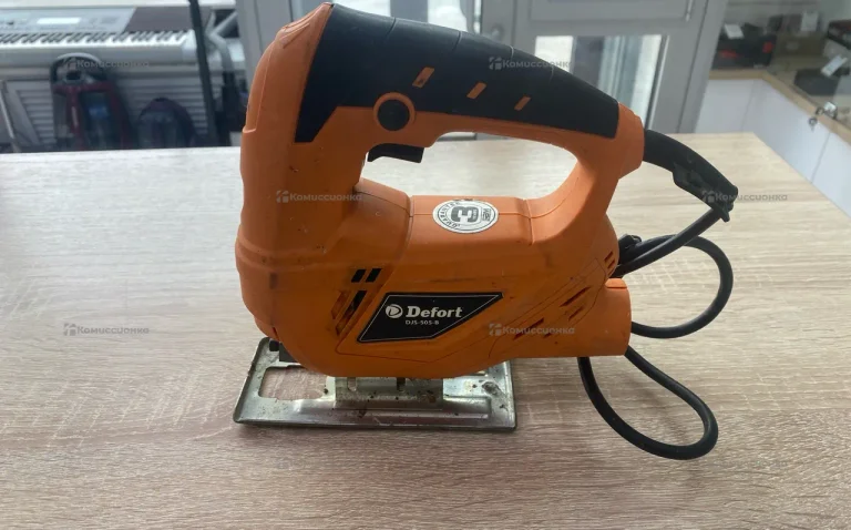 Лобзик DEFORT DJS-505-B