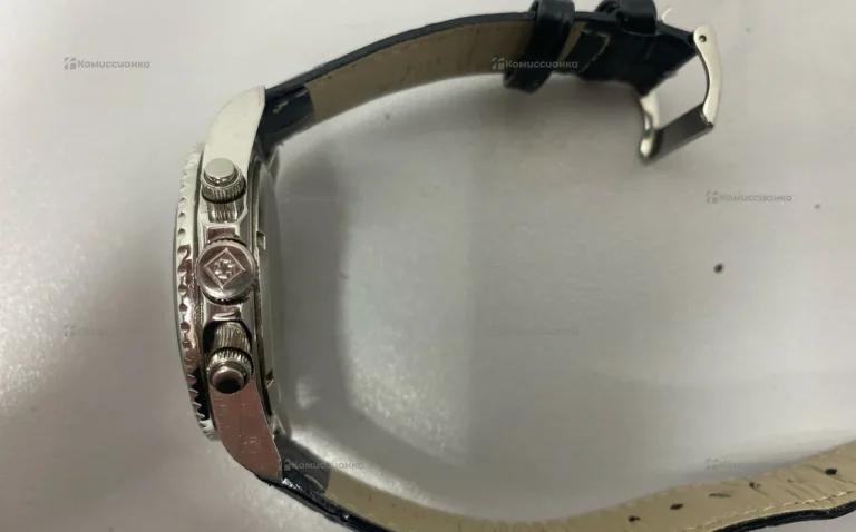 Часы  invictia chronograph 200m/660ft