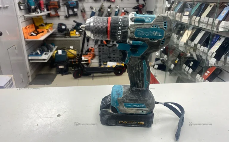 безщеточный шуруповерт Makita