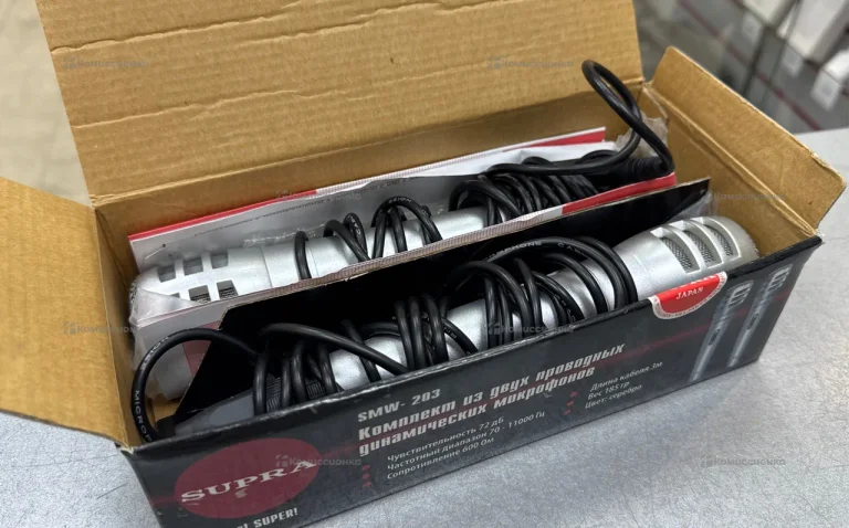 Комплект из двух проводных динамических микрофоно