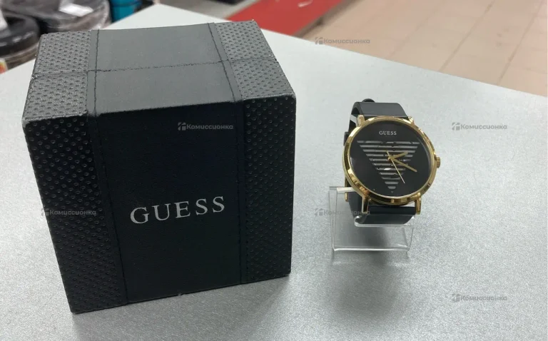 Часы Guess