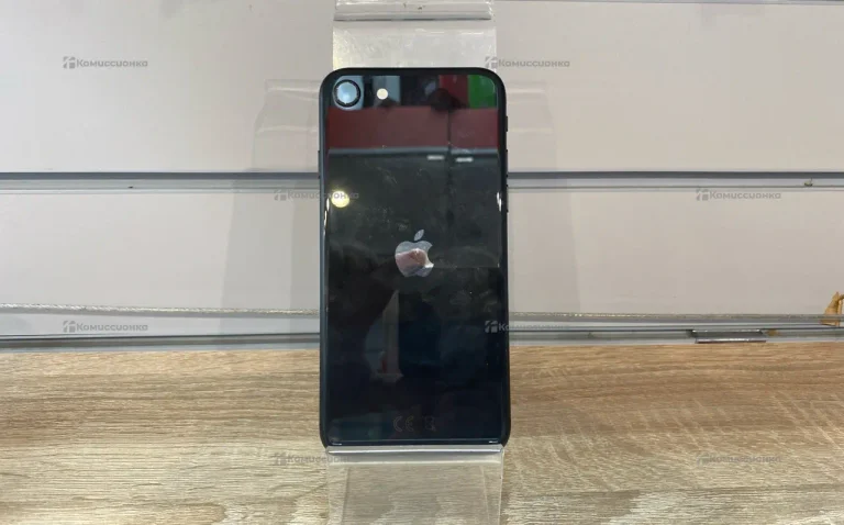 Apple iPhone SE (2022) 4/64 ГБ