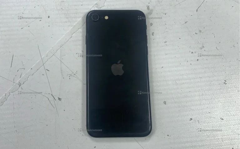 Apple iPhone SE (2022) 4/64 ГБ
