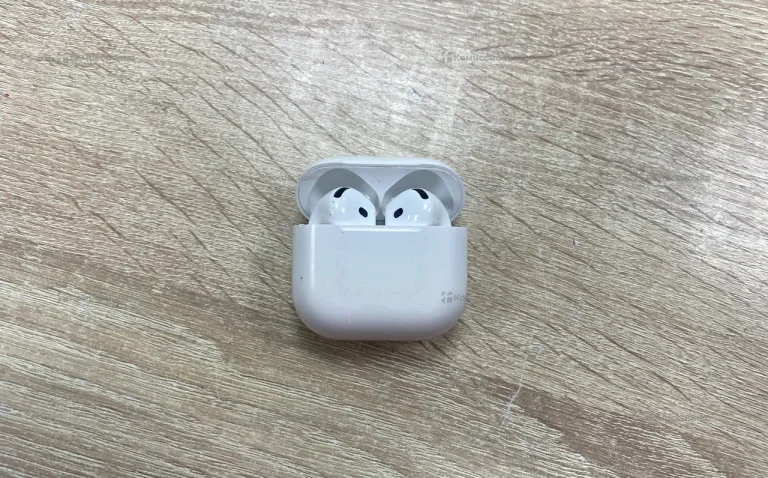 Наушники AirPods 4