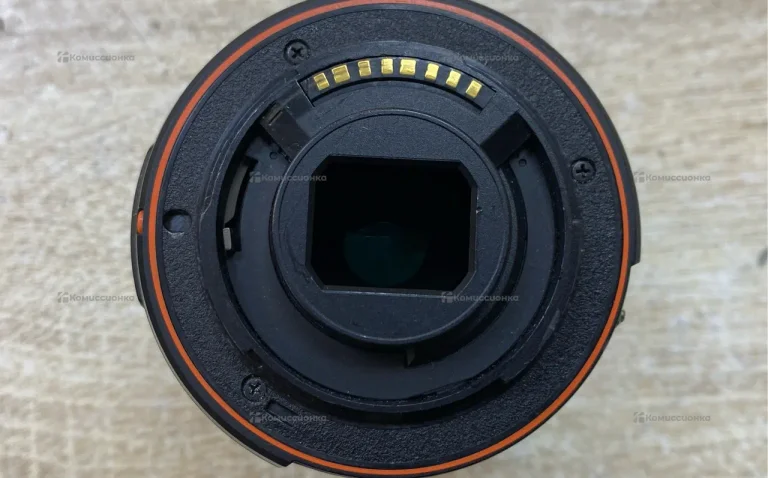 Объектив Sony SAL18552