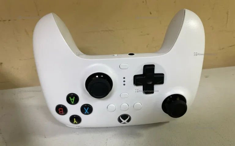 Джойстик 8BitDo 3