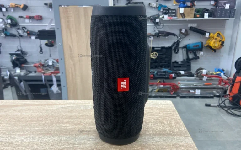 Портативная акустическая система JBL Charge 3
