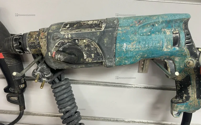 Перфоратор Makita HR2470