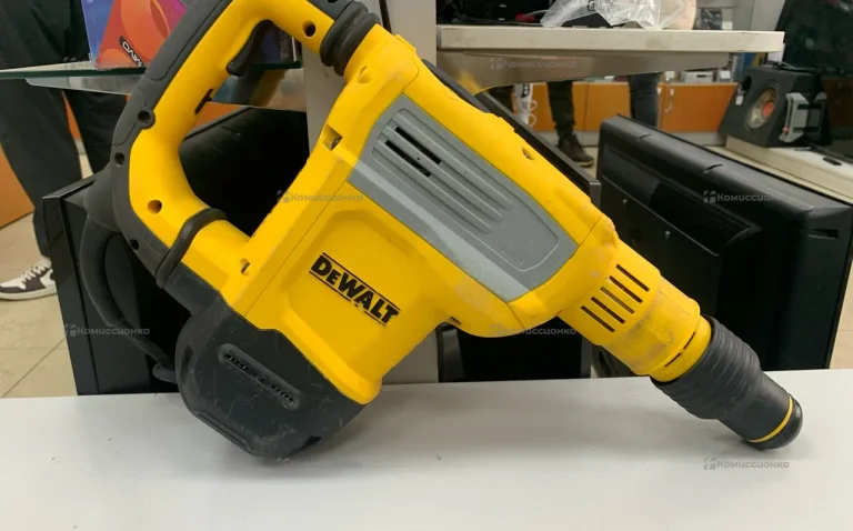 Отбойный молоток Dewalt D25614 -QS