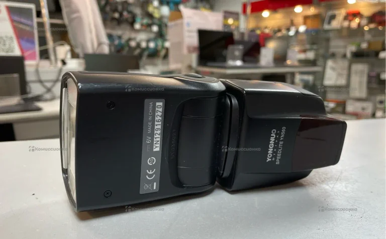 Вспышка Yongnuo Speedlite YN560
