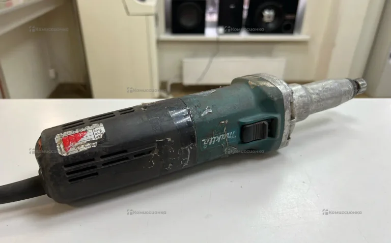 Прямая шлифмашина makita GD0800C