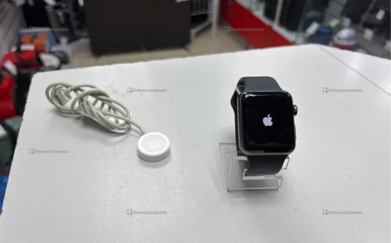 Часы  Apple Watch 3