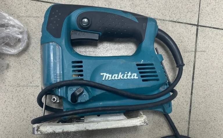 Электролобзик makita 4329