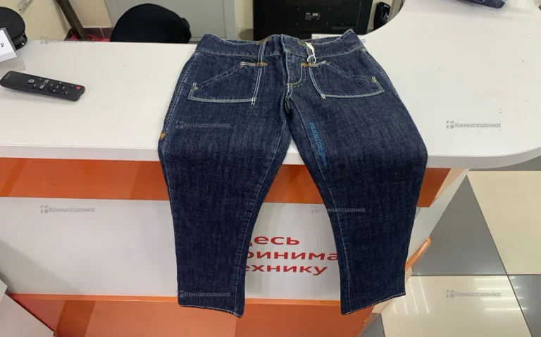 Джинсы GJ