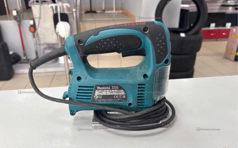 Электролобзик makita 4329
