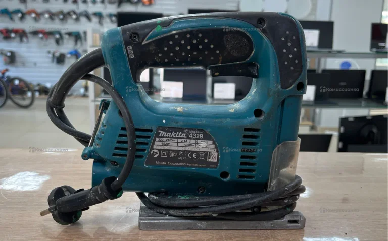 Лобзик Makita 4329