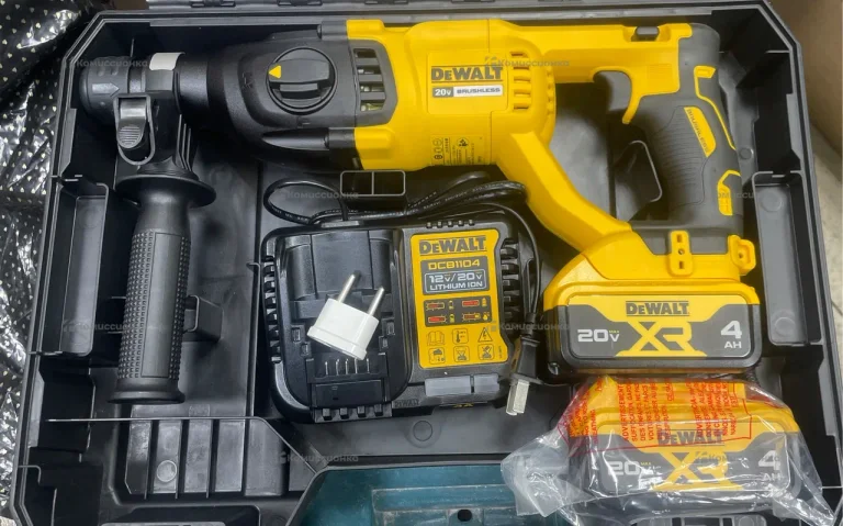 Перфоратор Dewalt DCH133N