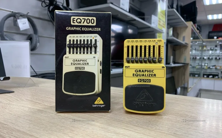 Педаль эффектов Behringer EQ700 Graphic Equalizer