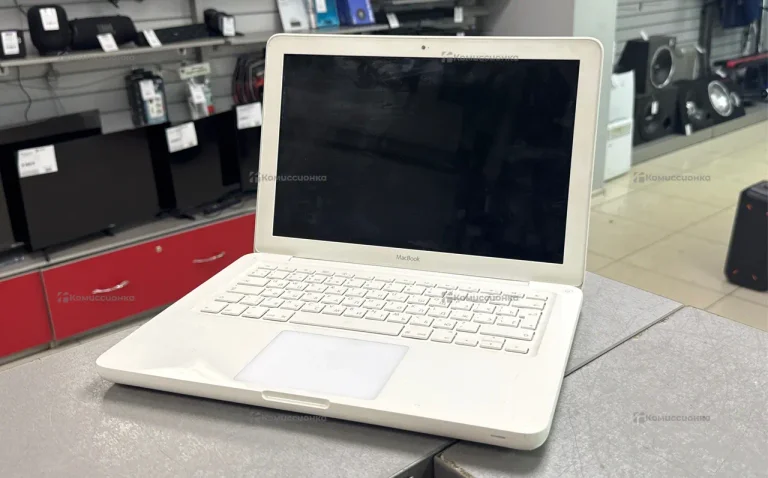 Ноутбук  MacBook 13 inch Mid 2010