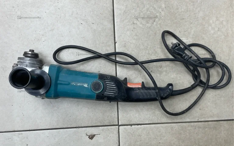 Полировальная машина makita SA7000C