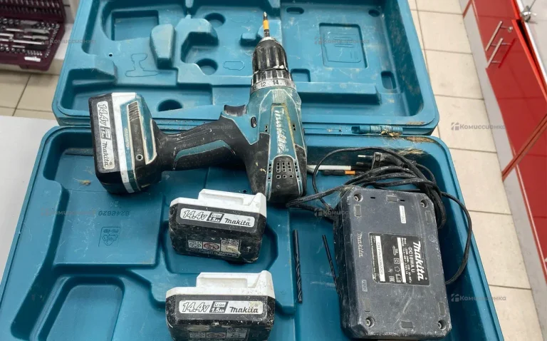 Дрель-шуруповерт Makita DF347D