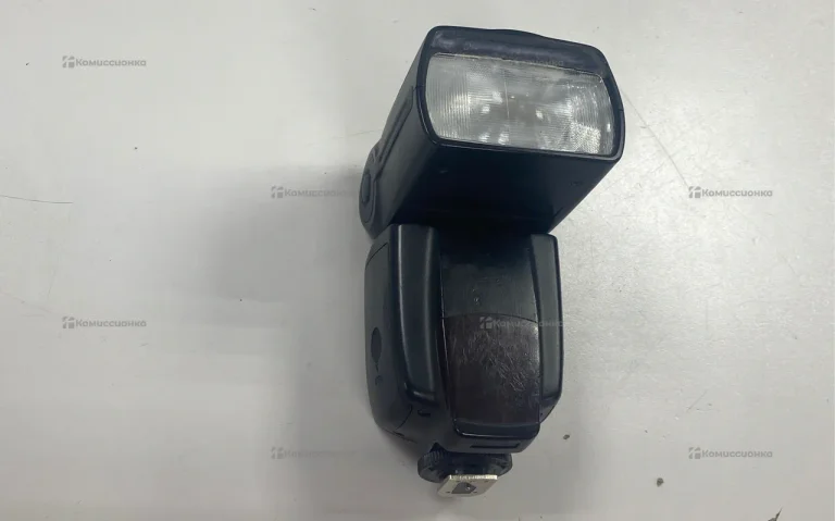 Вспышка Speedlite JY680A