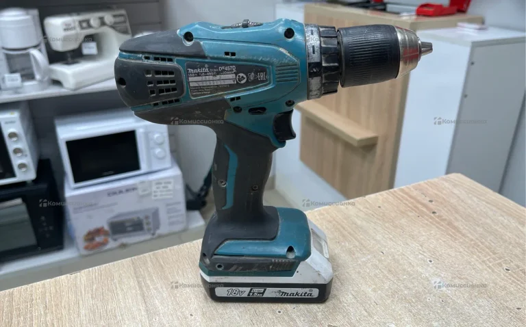 Шуруповерт Makita DF457D